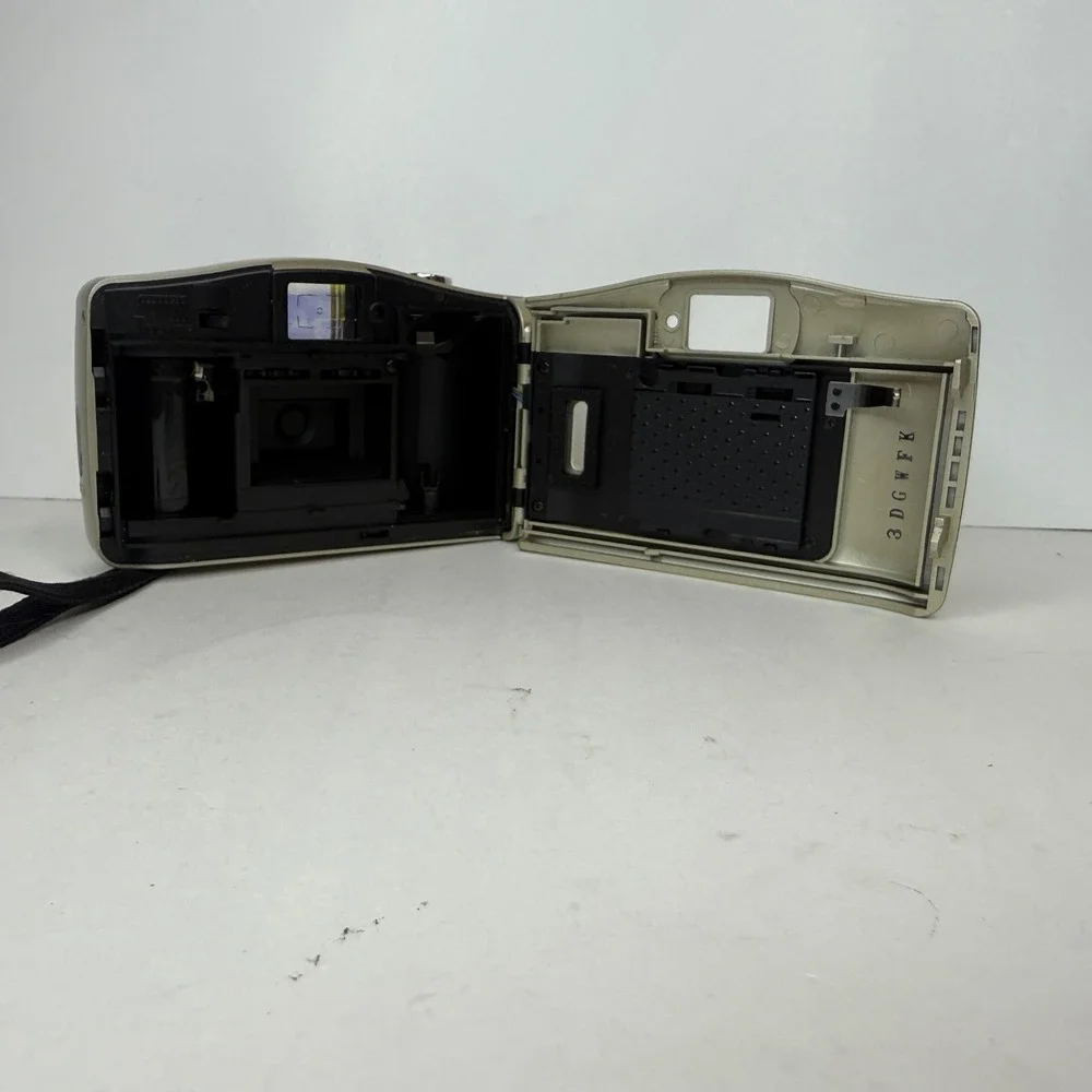 Yashica EZ View‎ AF 35mm Film Camera Kyocera 30mm Lens Champagne Gold